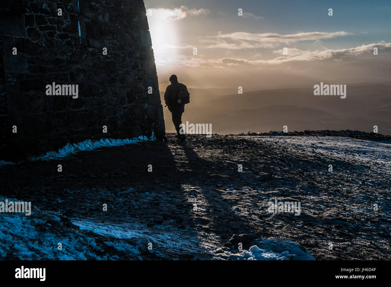 Chi sa che cosa è dietro l'angolo? Foto Stock