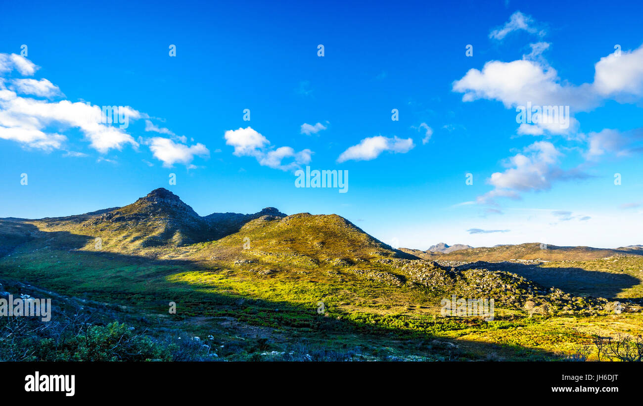 La Noordhoek e Kommetjie regione nella zona di Città del Capo visto dall'ou Kaapse Weg, Old Cape Road, su una chiara mattina inverno Foto Stock