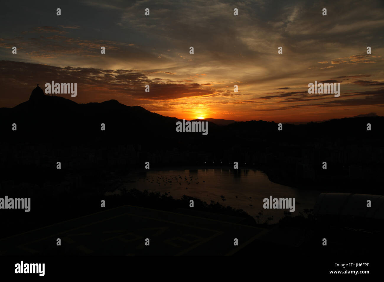 Tramonto, Cristo Redentor, Corcovado, colline di Rio de Janeiro in Brasile. Foto Stock