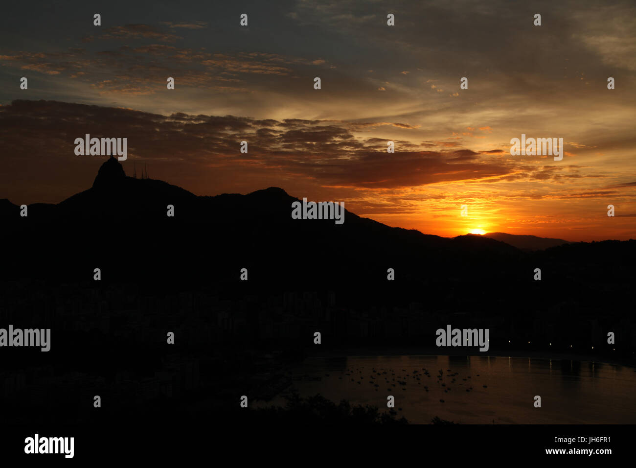 Tramonto, Cristo Redentor, Corcovado, colline di Rio de Janeiro in Brasile. Foto Stock