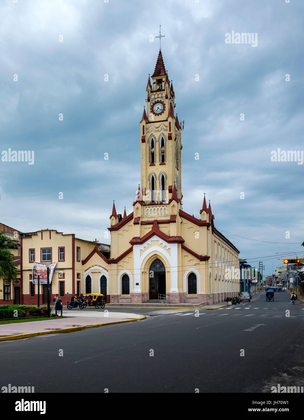 IQUITOS, Perù - circa ottobre 2015: Chiesa di San Giovanni Battista a Iquitos, una città nell'Amazzonia peruviana. Foto Stock