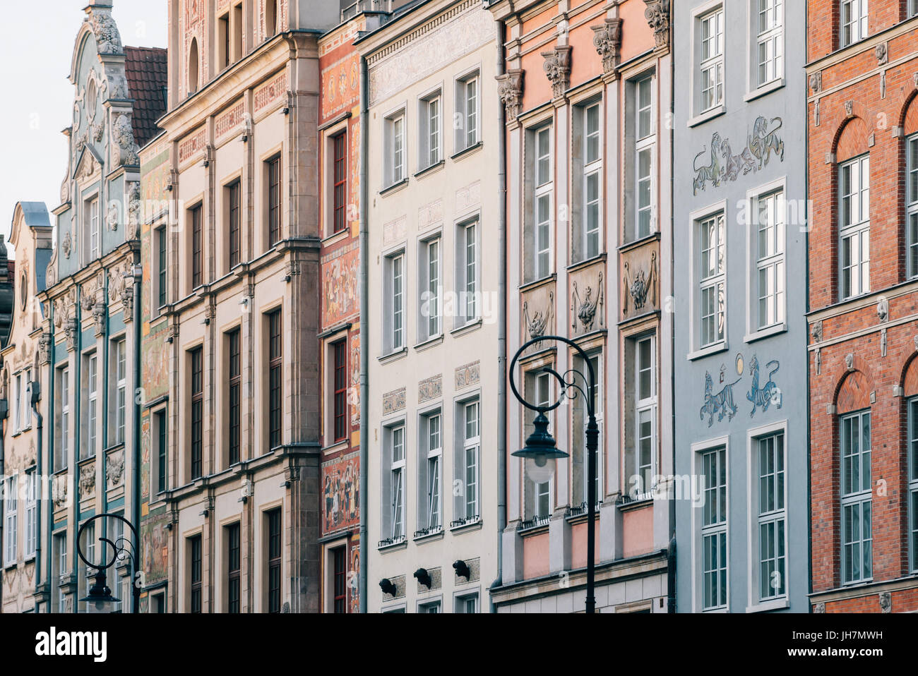 La bella architettura di Danzica città vecchia, Polonia. Gli edifici colorati facciata in una fila. Foto Stock