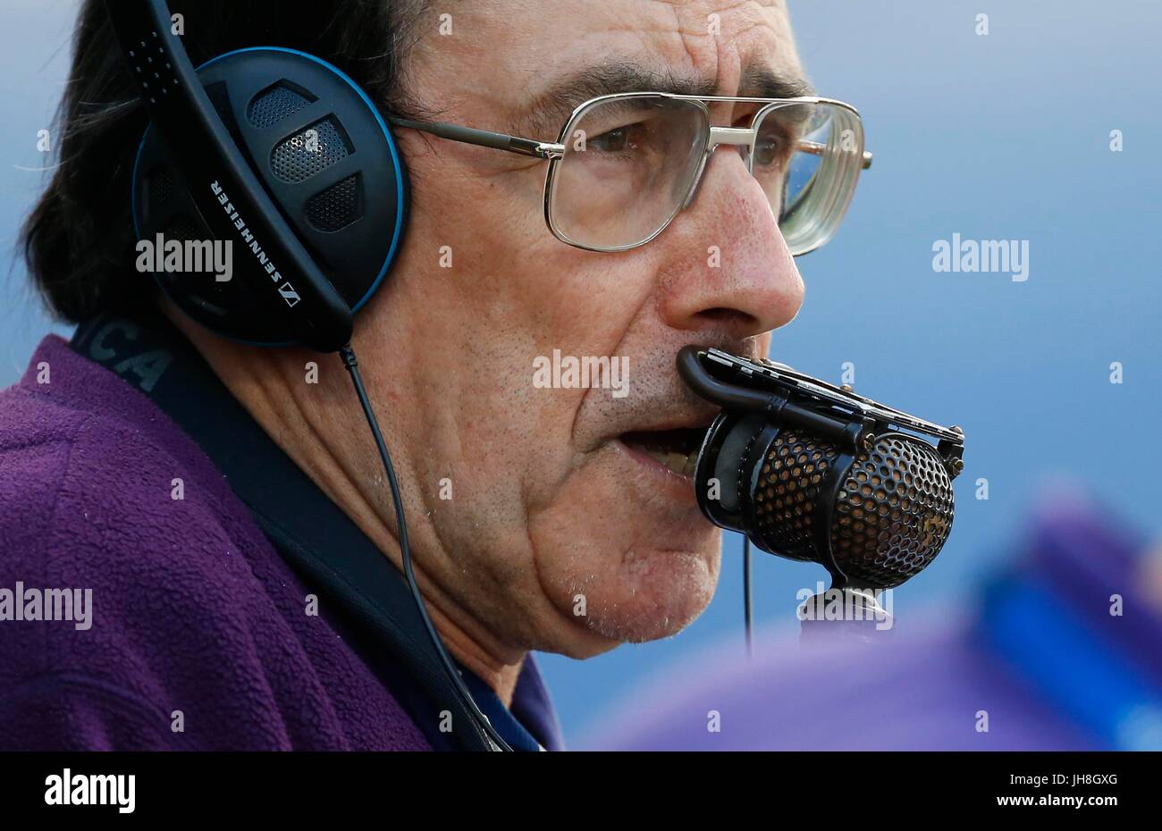 BBC Radio reporter sportivo Giovanni di fecce che copre la NatWest T20 Blast match tra Sussex squali e Hampshire al primo centro di County Ground a Hove. 12 Lug 2017 Foto Stock