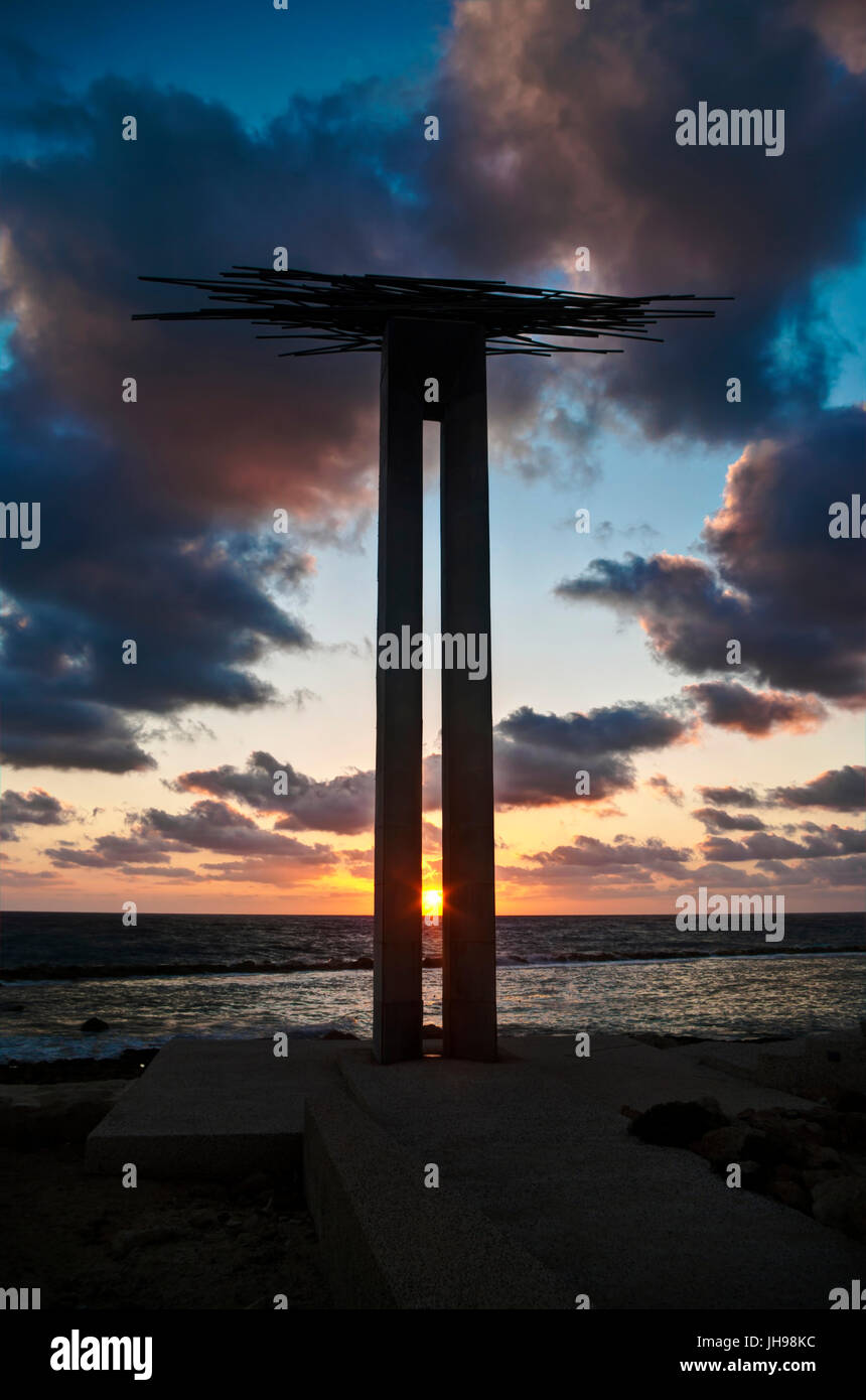 EOKA monumento durante il tramonto a Paphos, Cipro Foto Stock