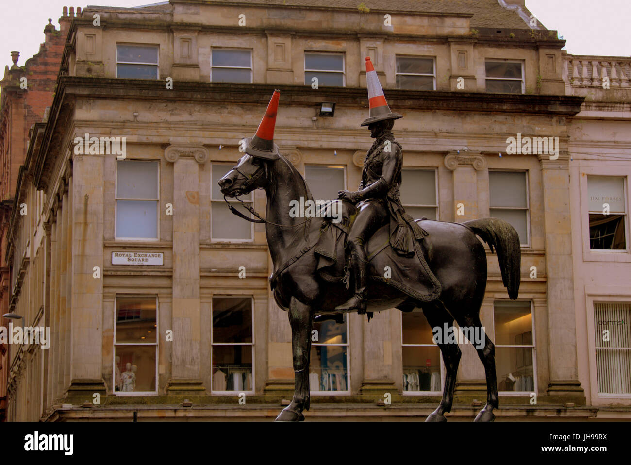 Glasgow il Museo di Arte Moderna o di Goma con la famosa statua di Wellington con testa conica Foto Stock
