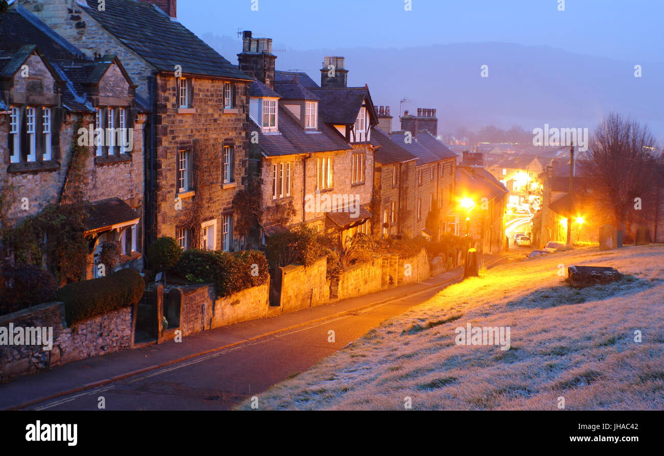 Affascinanti villette in Bakewell, una graziosa cittadina mercato nel Parco Nazionale di Peak District, Derbyshire, Inghilterra - Dicembre Foto Stock