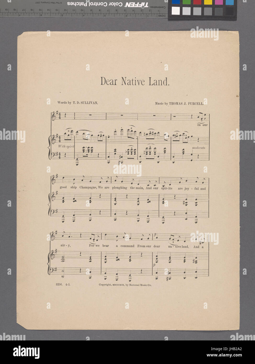 "Dear Native Land" è un'opera letteraria e artistica che riflette i legami culturali ed emotivi che la gente ha con la propria patria. Esplora temi di identità nazionale e attaccamento alle proprie radici. Foto Stock