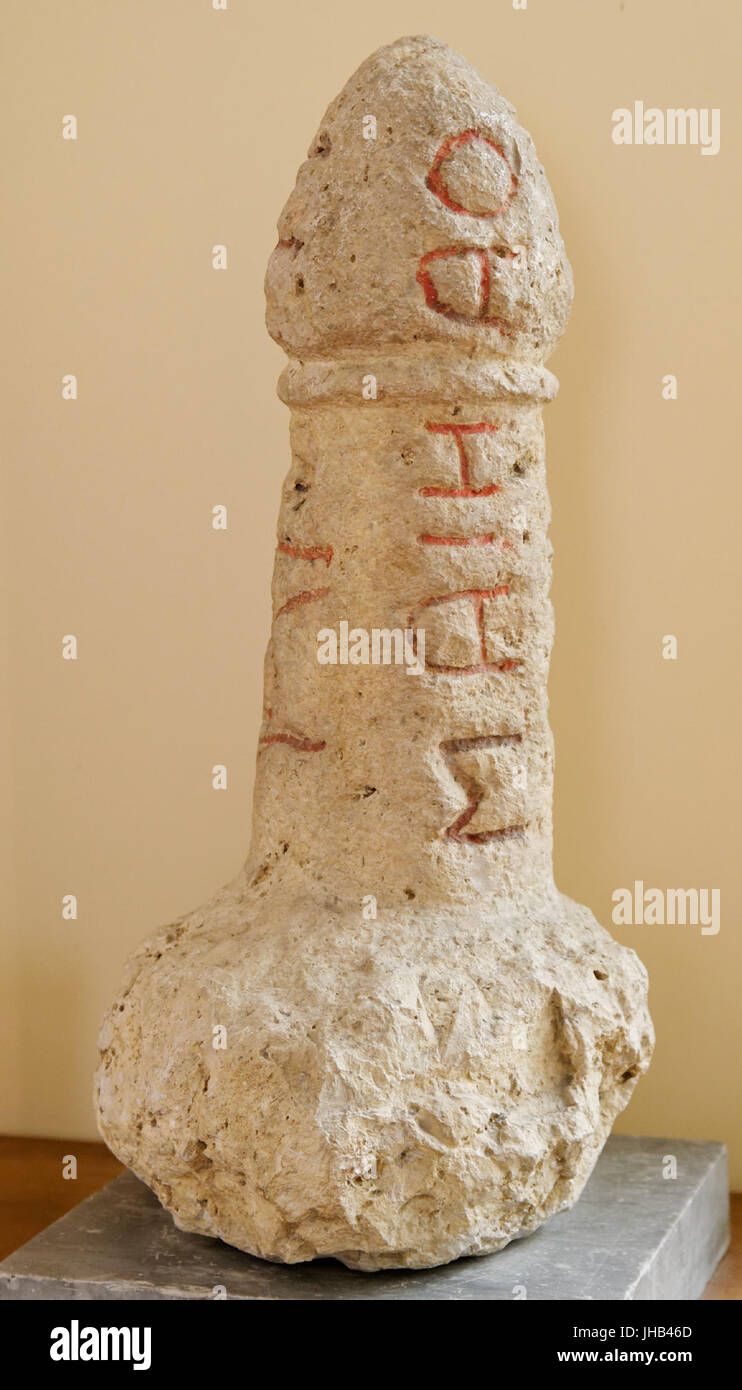 Funeraria etrusca stele fallic, uomo Napoli Foto Stock