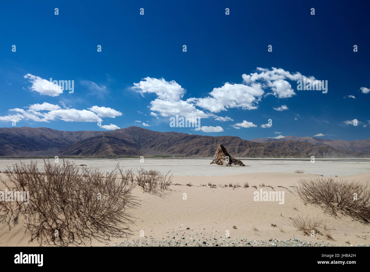Il Tibet Lhoka Yarlung Zangbo paesaggio fluviale Foto Stock
