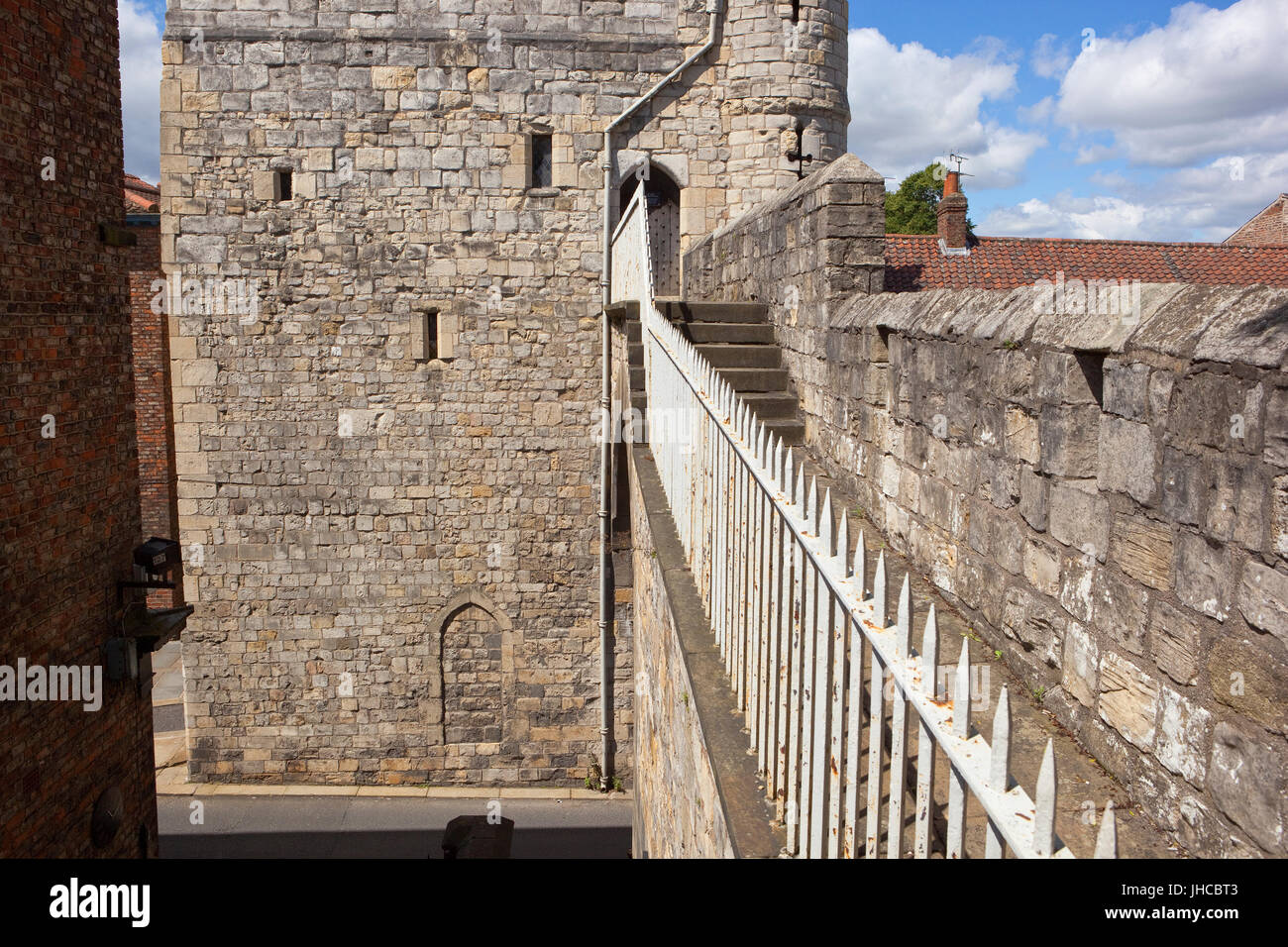 Monk bar uno dei gateway attraverso le famose mura della storica città di York Foto Stock