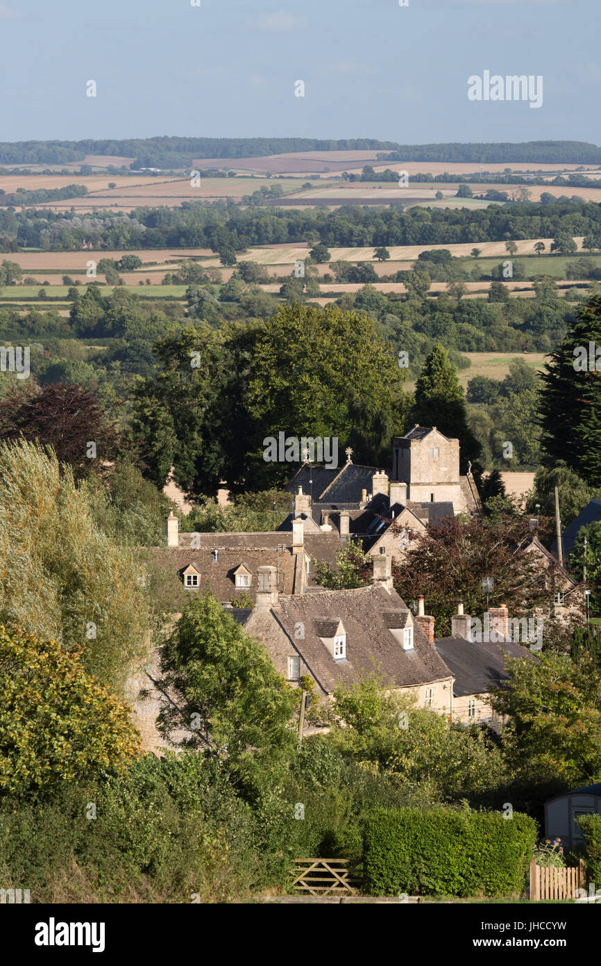 Vista sul villaggio Costwold, Icomb, Cotswolds, Gloucestershire, England, Regno Unito, Europa Foto Stock