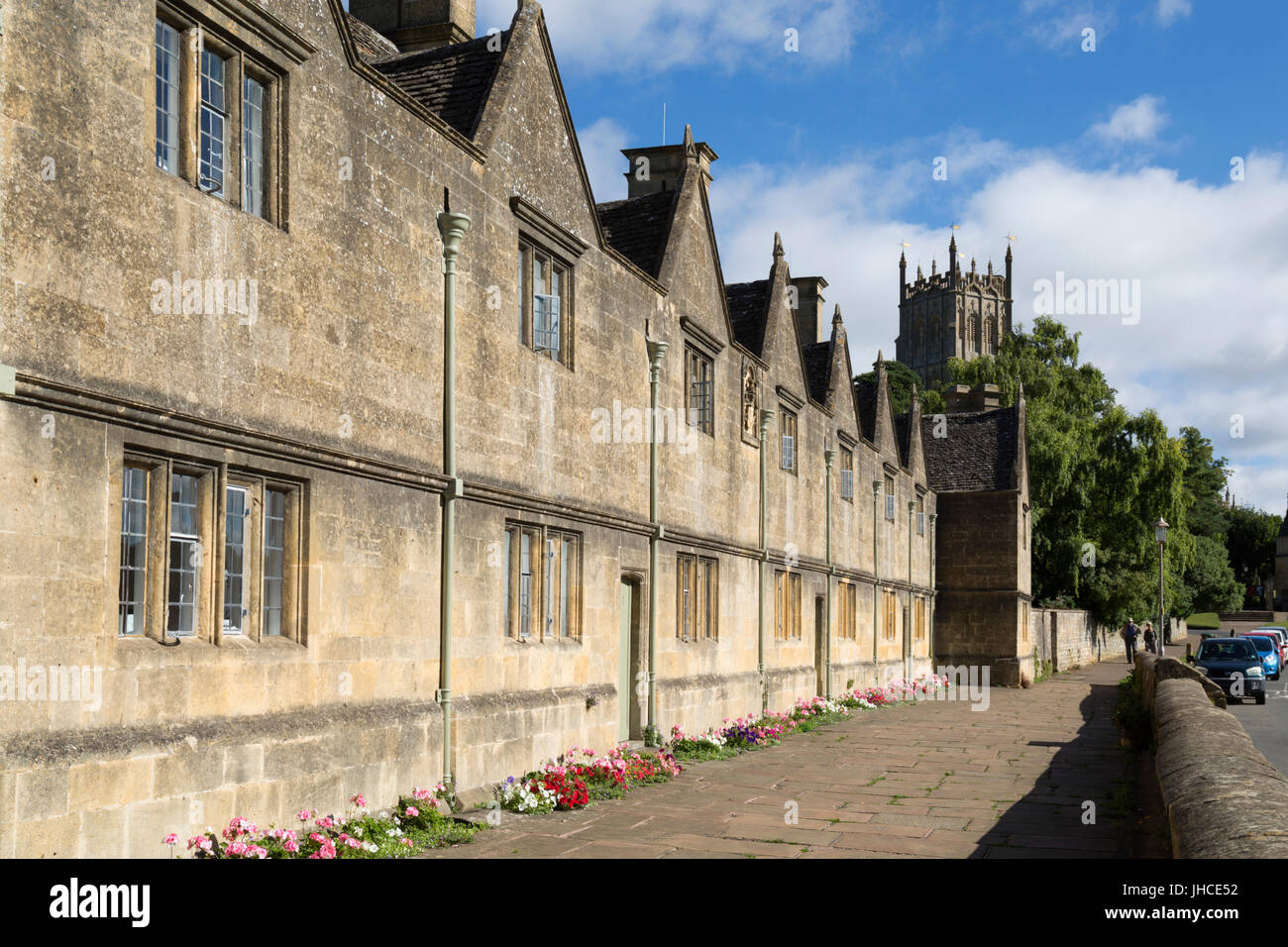 Gli ospizi di carità e di St James Church, Chipping Campden, Cotswolds, Gloucestershire, England, Regno Unito, Europa Foto Stock