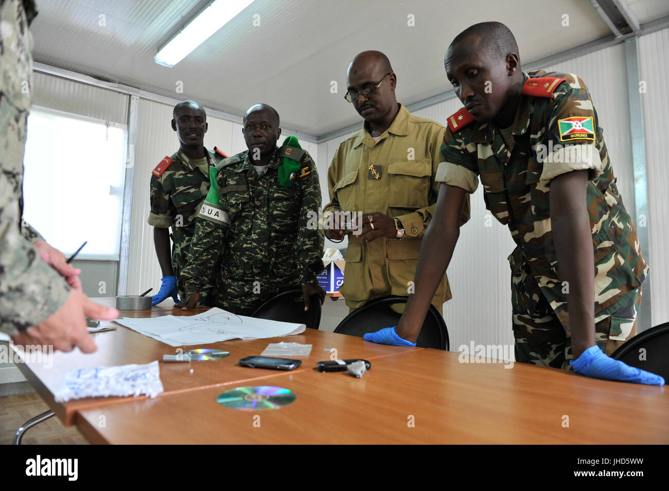2015 05 08 AMISOM ufficiali addestramento di aggiornamento-9 (17236792910) Foto Stock