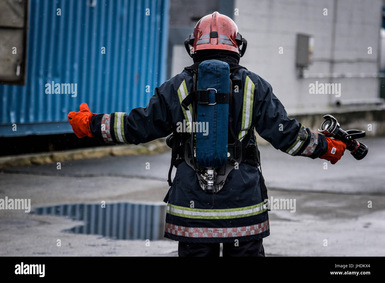 Equipaggiamento antincendio usato per le esercitazioni antincendio e lotta antincendio. Foto Stock