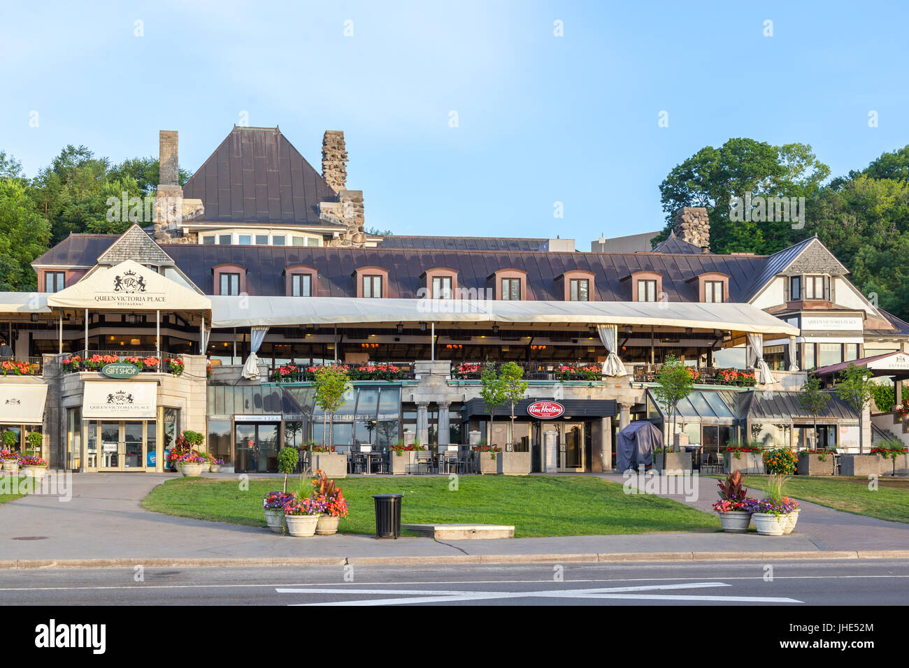 La regina Victoria Place in Niagara Park, Ontario, Canada, un edificio storico e dispone di un negozio di articoli da regalo e un ristorante nel Parco del Niagara. Foto Stock