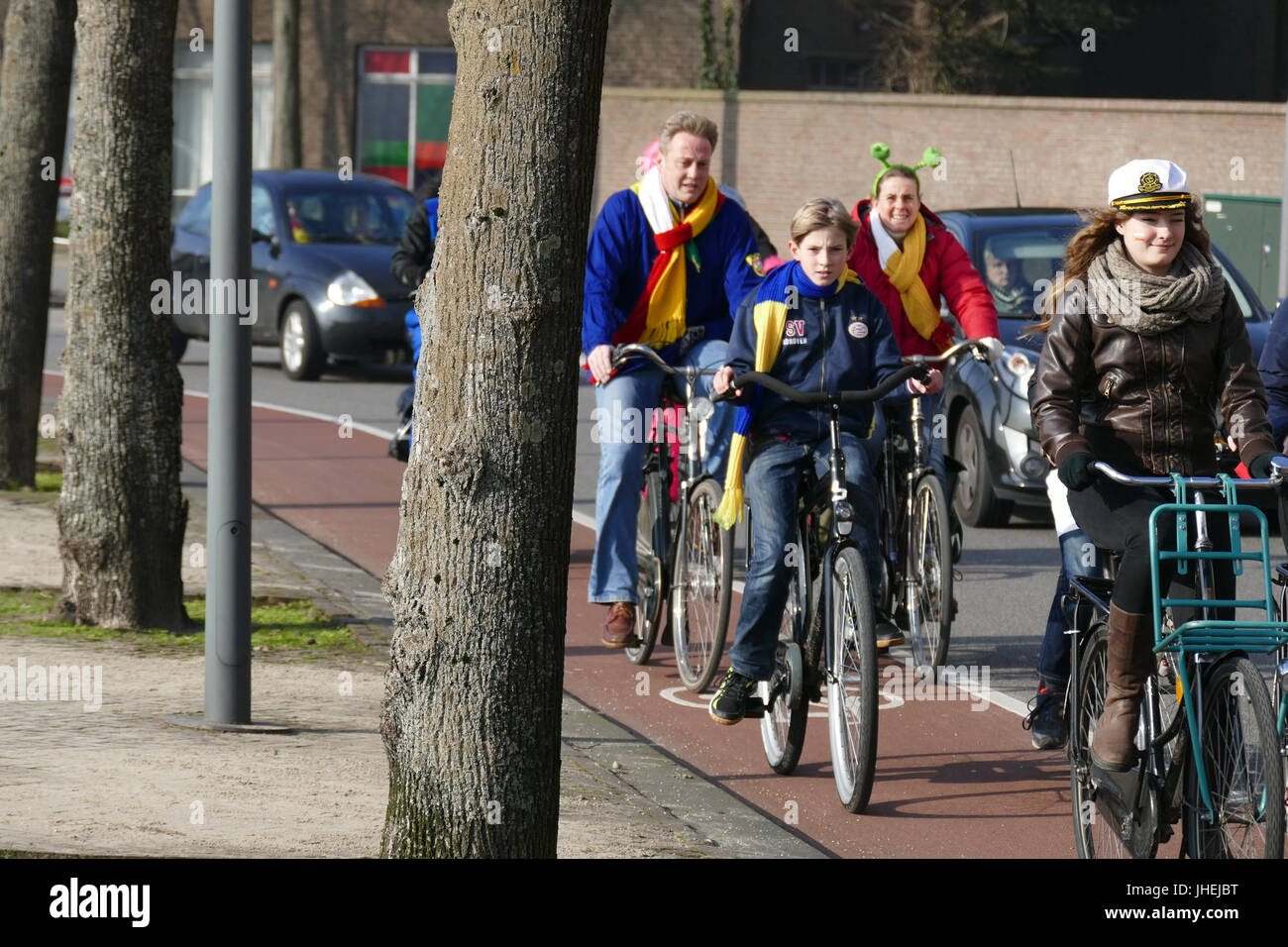 2015.02.16.135213 ciclisti Carnevale Parklaan 's-Hertogenbosch Foto Stock
