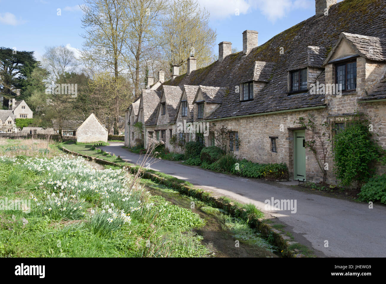 Arlington Row cotswold cottage in pietra, Bibury, Cotswolds, Gloucestershire, England, Regno Unito, Europa Foto Stock