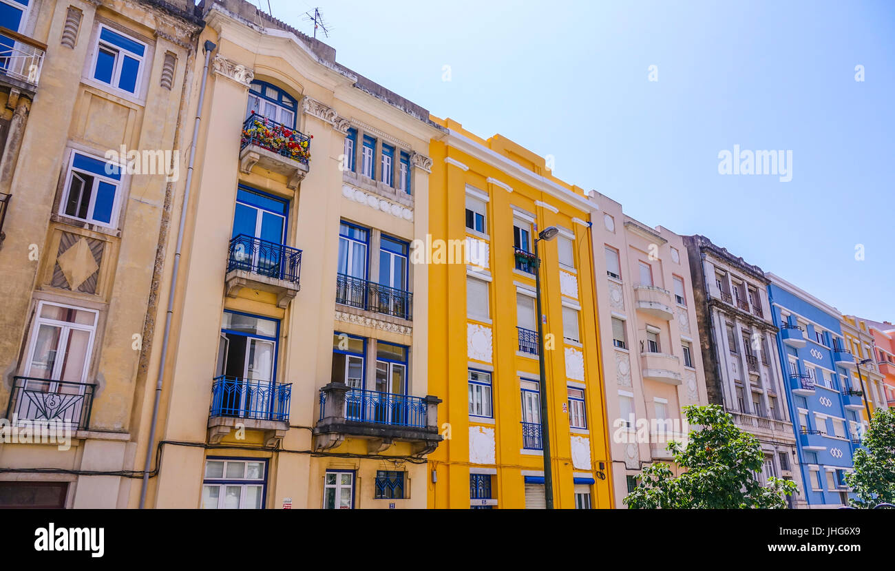 I suoi edifici colorati di Lisbona - Lisbona, Portogallo 2017 Foto Stock I suoi edifici colorati di Lisbona - Lisbona, Portogallo 2017 Foto Stock