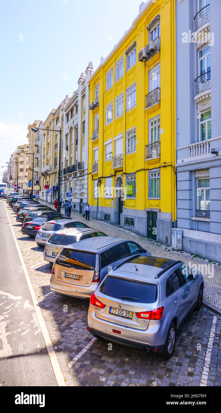 I suoi edifici colorati di Lisbona - Lisbona, Portogallo 2017 Foto Stock I suoi edifici colorati di Lisbona - Lisbona, Portogallo 2017 Foto Stock