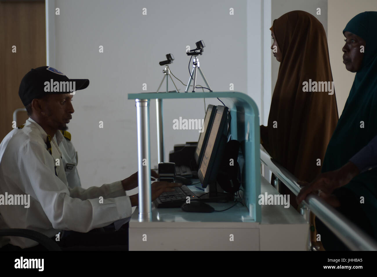 2016 04 19 Controlli di sicurezza in aeroporto-9 (26471062720) Foto Stock