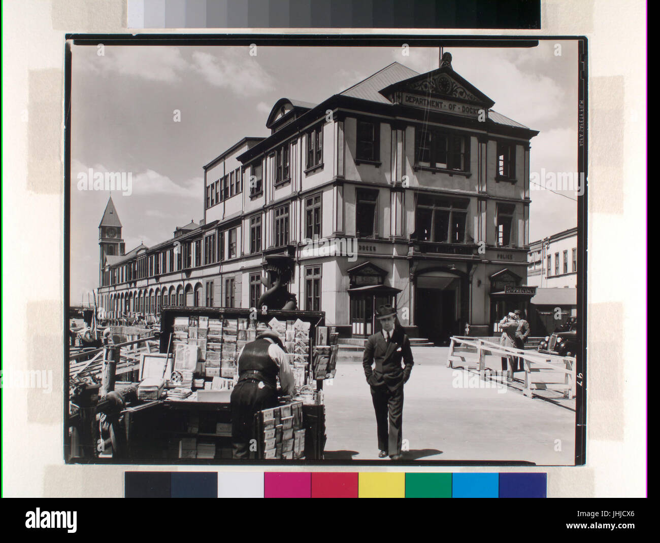 Dipartimento di banchine e a una stazione di polizia, Pier a nord fiume, Manhattan (NYPL b13668355-482806) Foto Stock