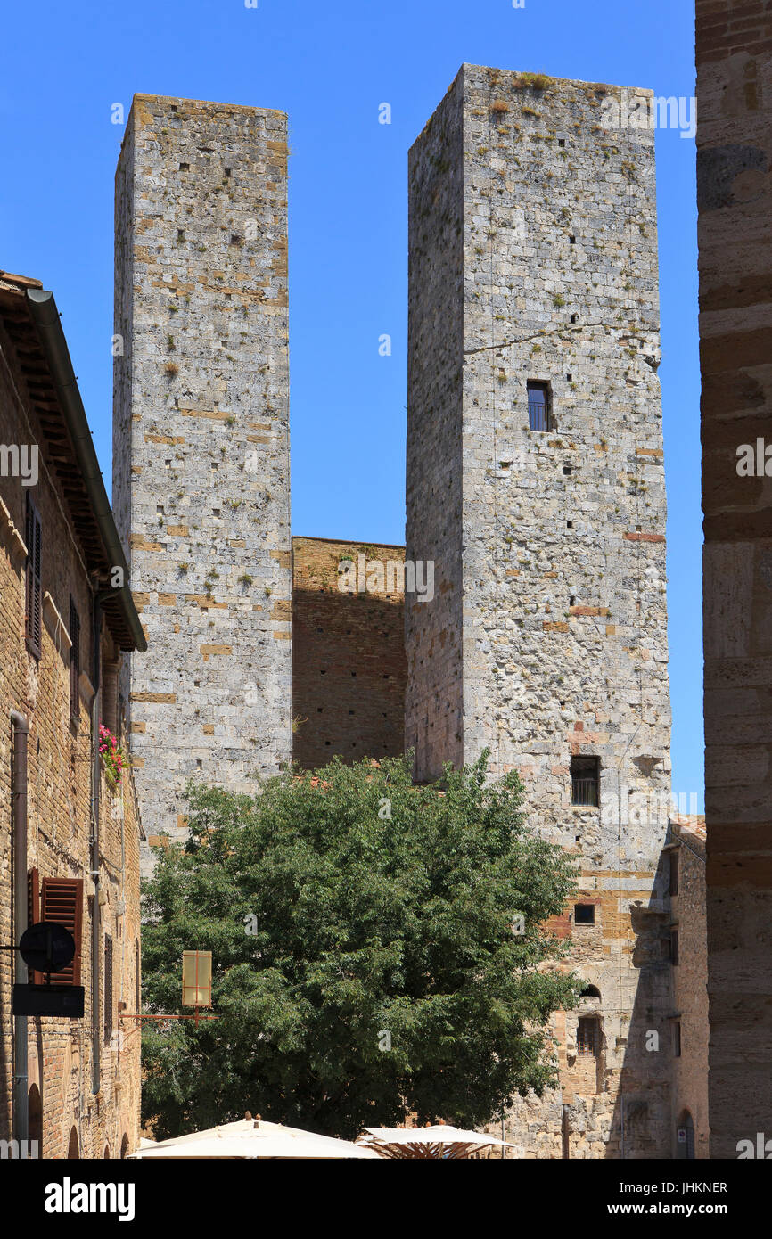 Le torri Salvucci (Torri dei Salvucci) a San Gimignano, Italia Foto Stock