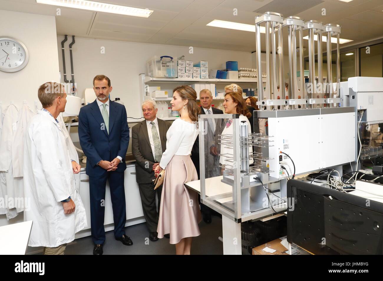 Re spagnolo Felipe VI e la Regina Letizia visita Francis Crick Istituto l occasione per la loro visita ufficiale in Regno Unito a Londra il venerdì il 14 luglio 2017. Il terzo giorno del loro tour di 3 giorni del Regno Unito Foto Stock