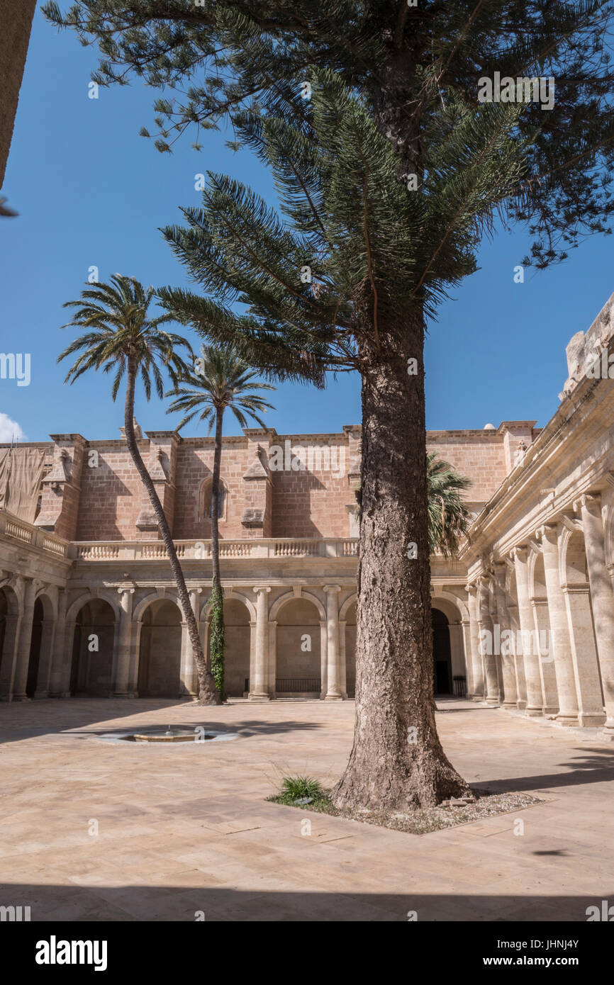 Cortile interno dettaglio nella cattedrale di Almeria, Andalusia, Spagna Foto Stock