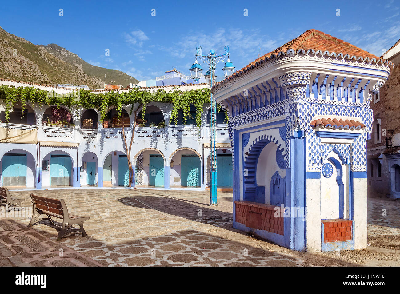 La fontana pubblica di Plaza El Hauta, quadrato nella medina di Chefchaouen, Nord del Marocco Foto Stock