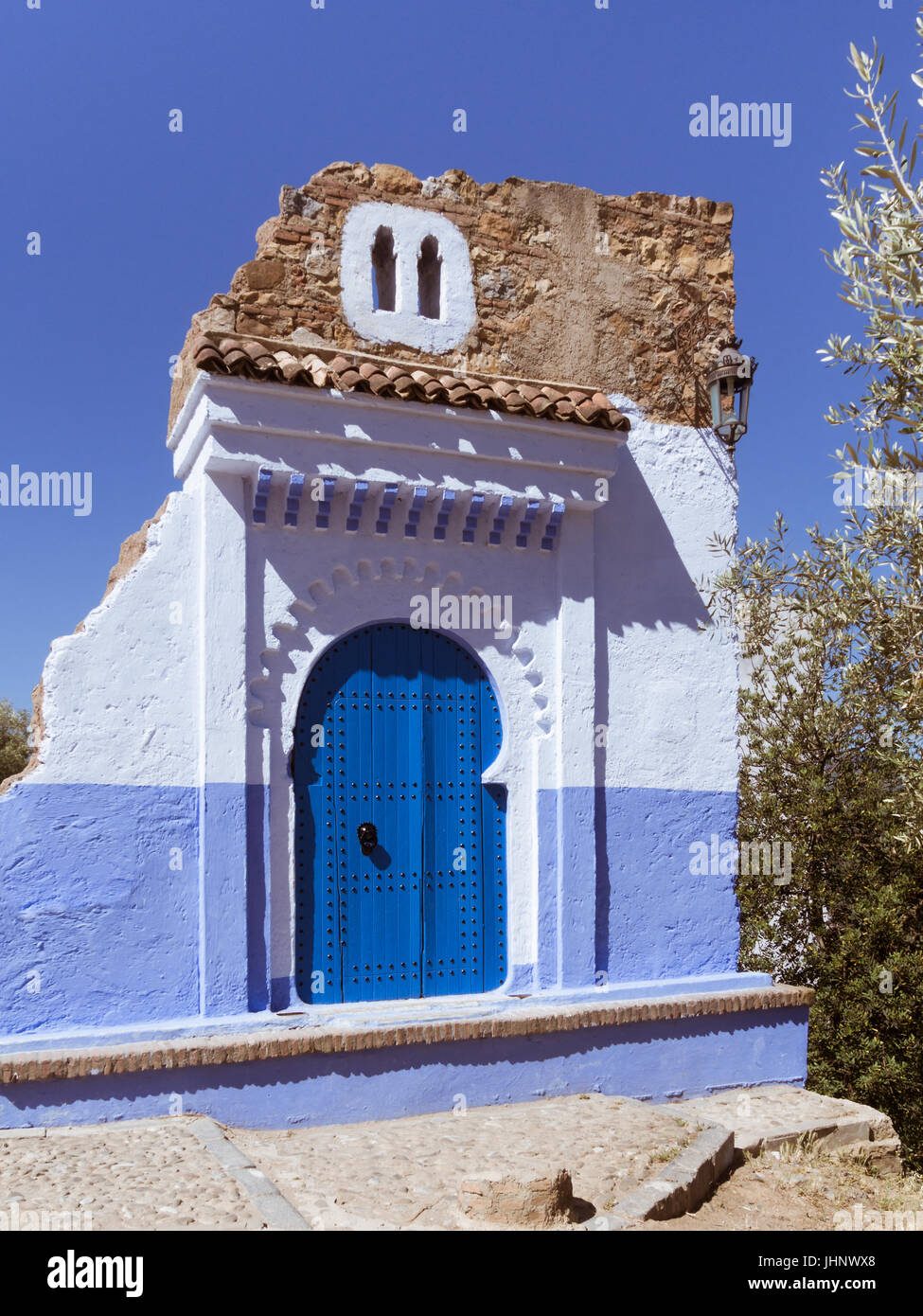 La porta di ingresso nella città di Chefchaouen, Nord del Marocco Foto Stock