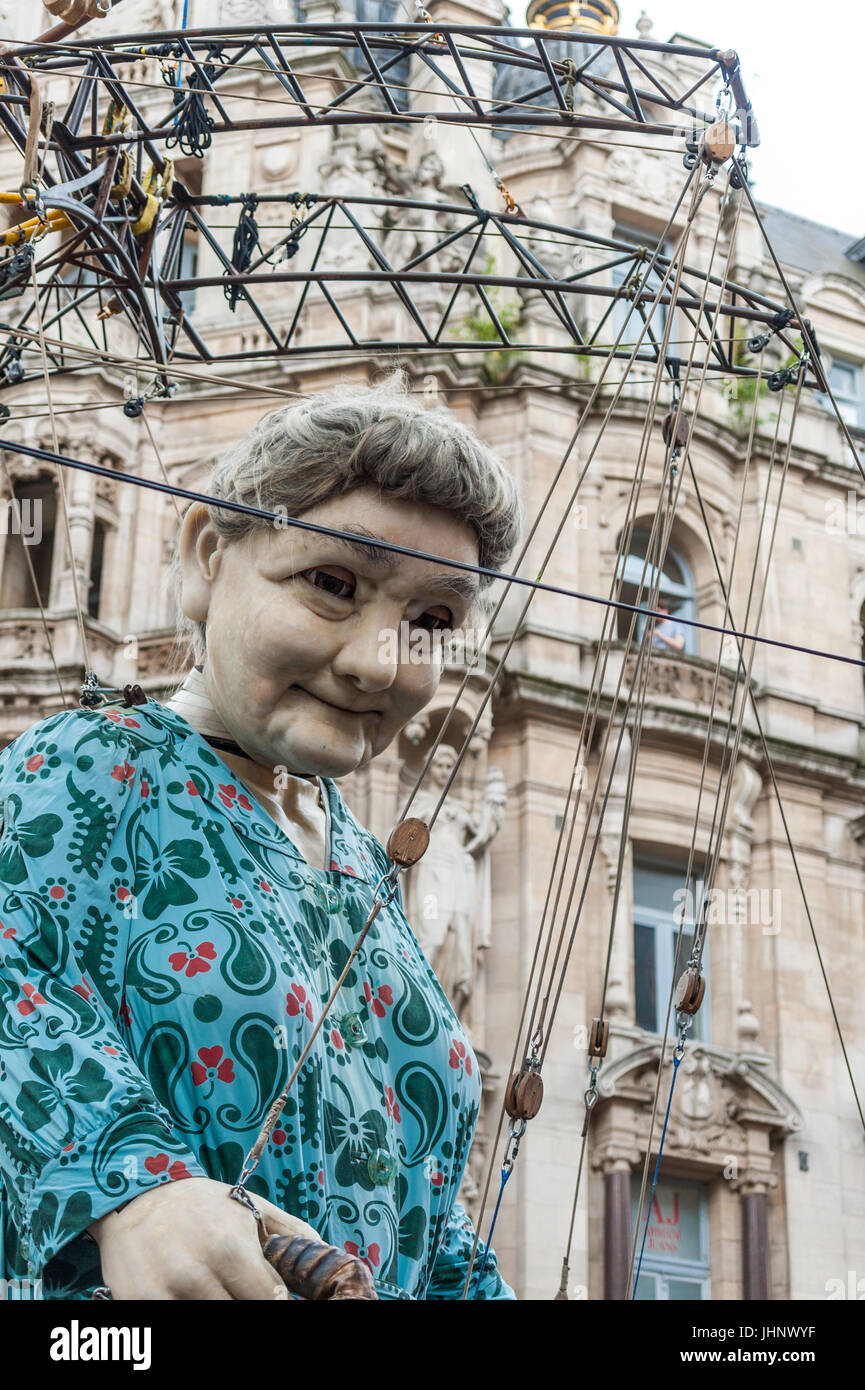 Belgio, Anversa, De Reuzen - i giganti da Royal de Luxe - Zomer van Antwerpen 2015 Foto Stock