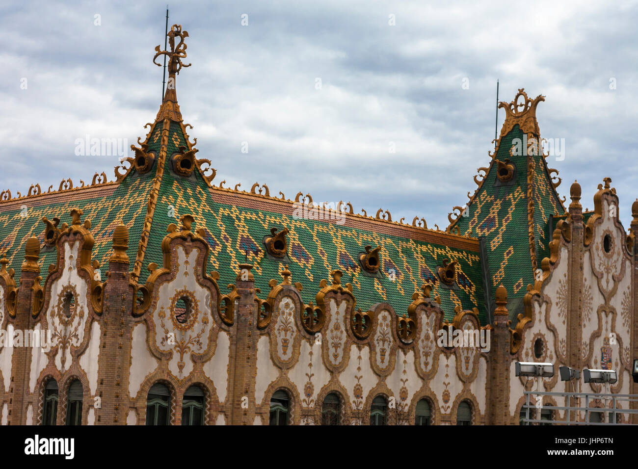 Dettagli architettonici di Stato Ungherese tesoro, Hold utca, Lipótváros, Budapest, Ungheria, visto da Hotel President Foto Stock