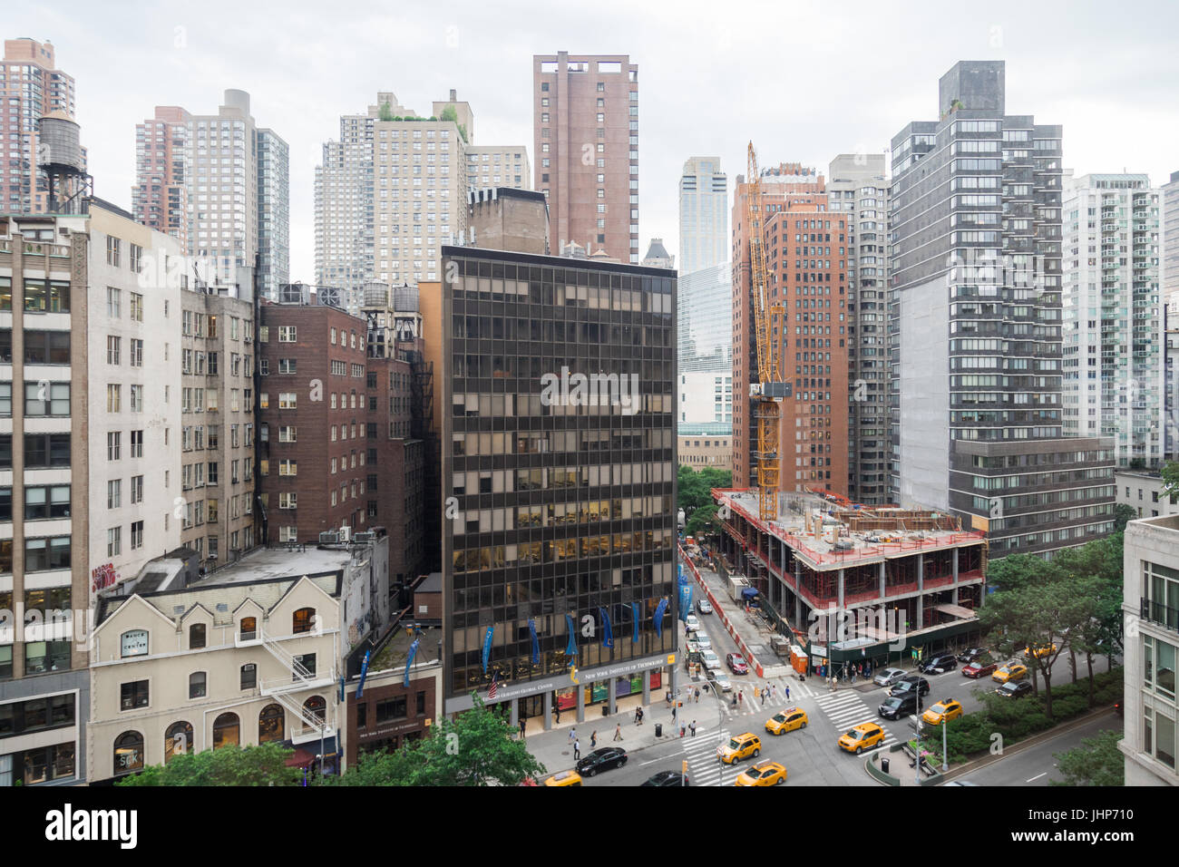 Un paesaggio urbano della zona di Broadway e 61 street sulla upper west side di Manhattan Foto Stock