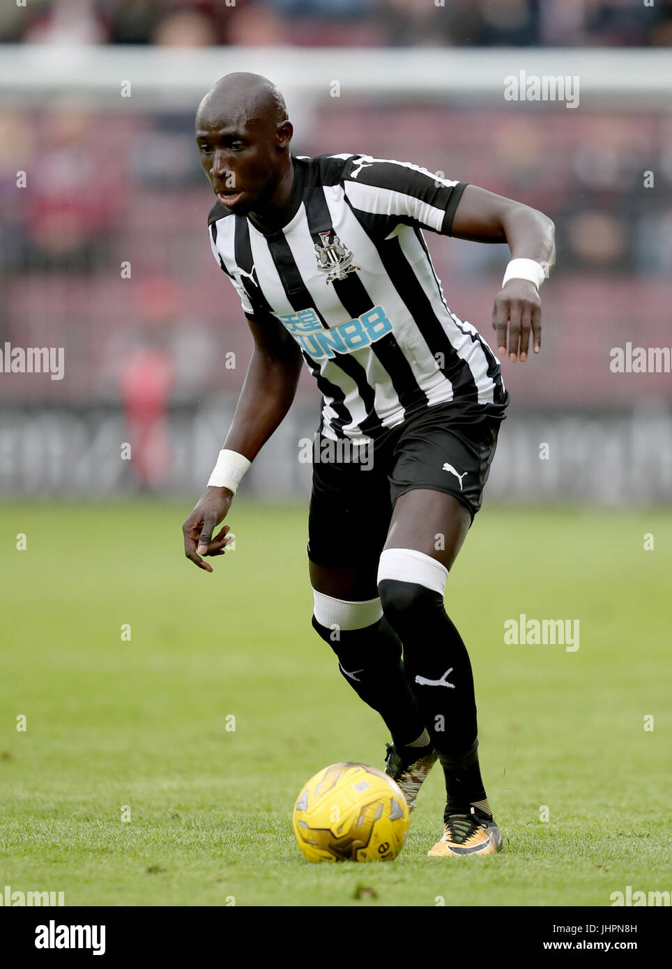 Newcastle United's Mohamed DIAME durante il periodo pre-stagionale amichevole al Tynecastle Stadium, Edimburgo. PREMERE ASSOCIAZIONE foto. Data immagine: Venerdì 14 luglio 2017. Il credito fotografico dovrebbe essere: Jane Barlow/PA Wire. Foto Stock