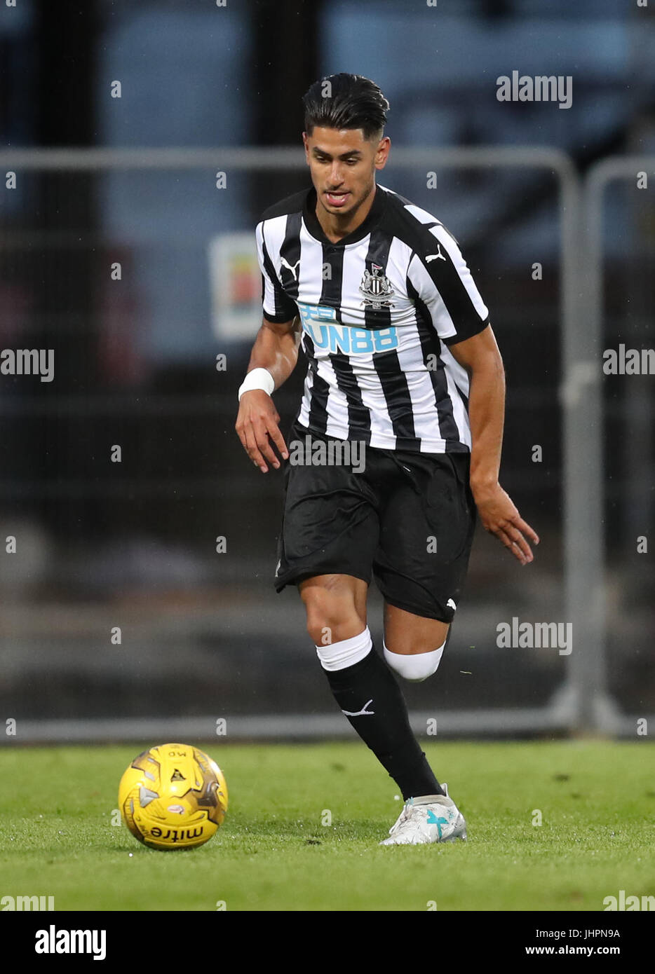 Newcastle United's Ayoze Perez durante il periodo pre-stagionale amichevole al Tynecastle Stadium, Edimburgo. PREMERE ASSOCIAZIONE foto. Data immagine: Venerdì 14 luglio 2017. Il credito fotografico dovrebbe essere: Jane Barlow/PA Wire. Foto Stock