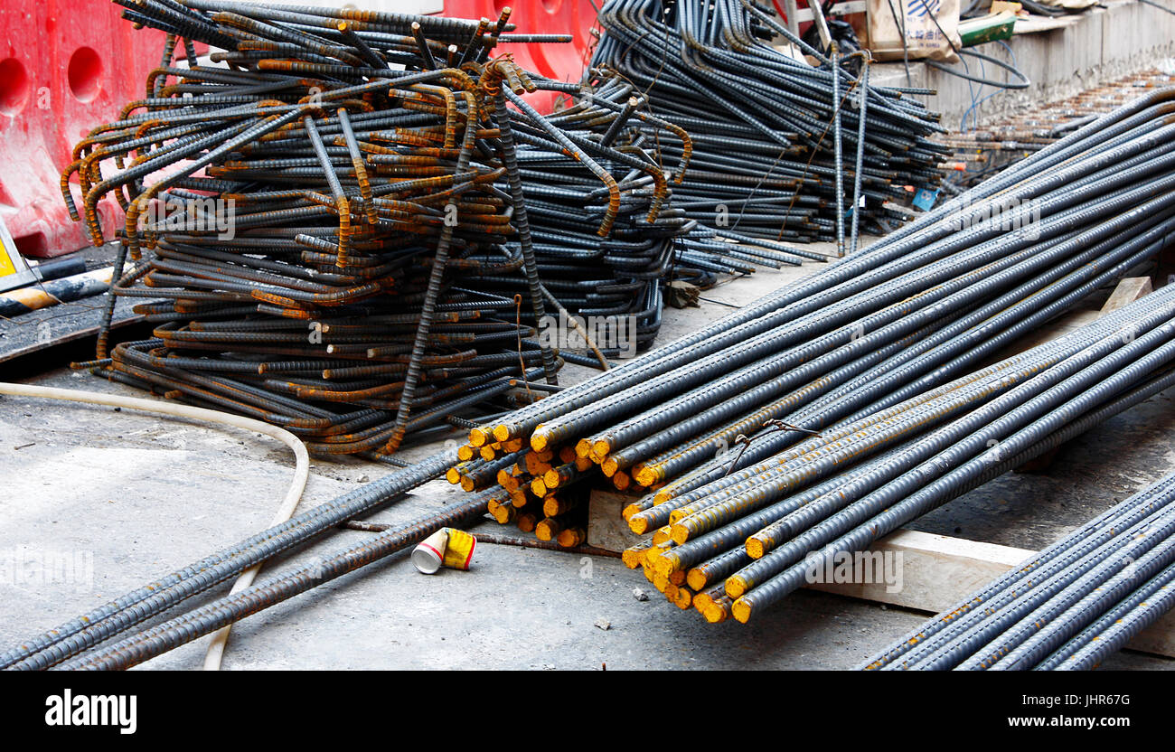 Barra in acciaio utilizzati nel settore della costruzione del concetto. Foto Stock