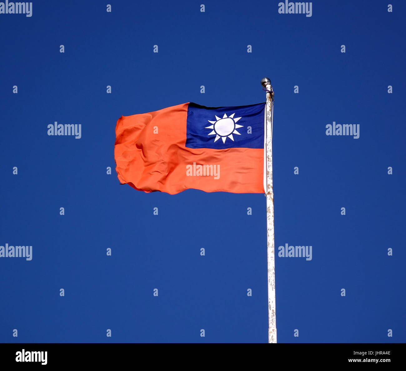 Una Bandiera della Repubblica di Cina e Taiwan sta soffiando nel vento Foto Stock