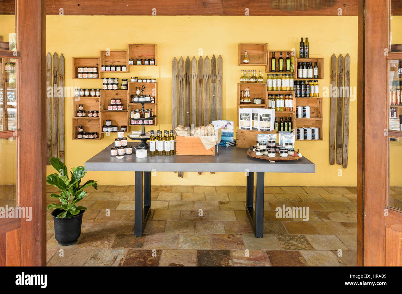 Dettaglio del cibo gourmet Merchant store nella città di paese di Cowaramup, Australia occidentale Foto Stock