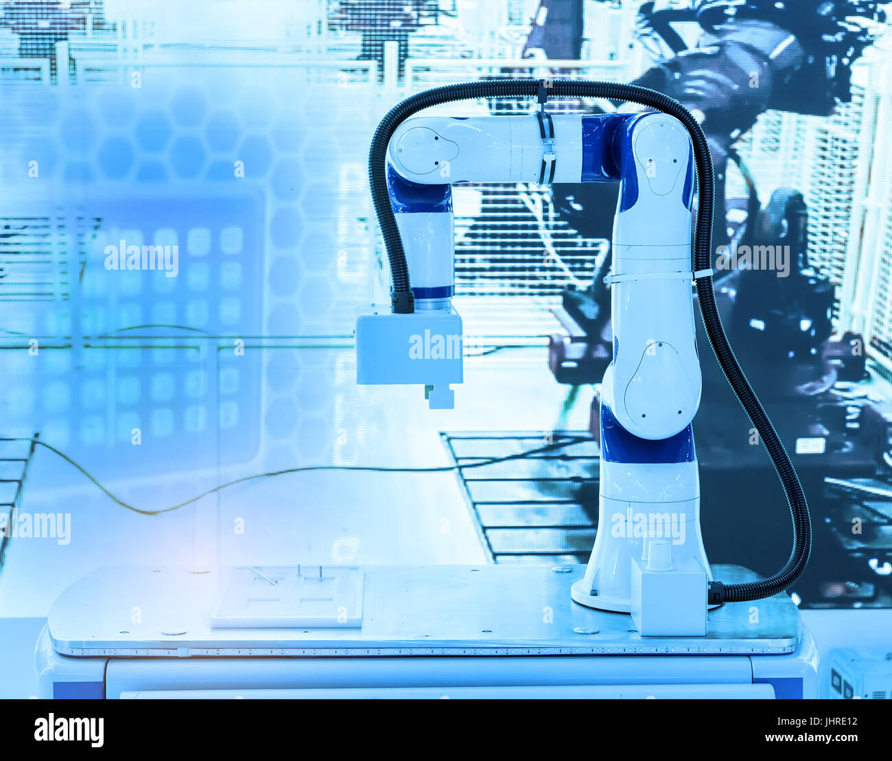 Robotica e automazione controllo sistema di applicazione su automatizzare il braccio di robot Foto Stock