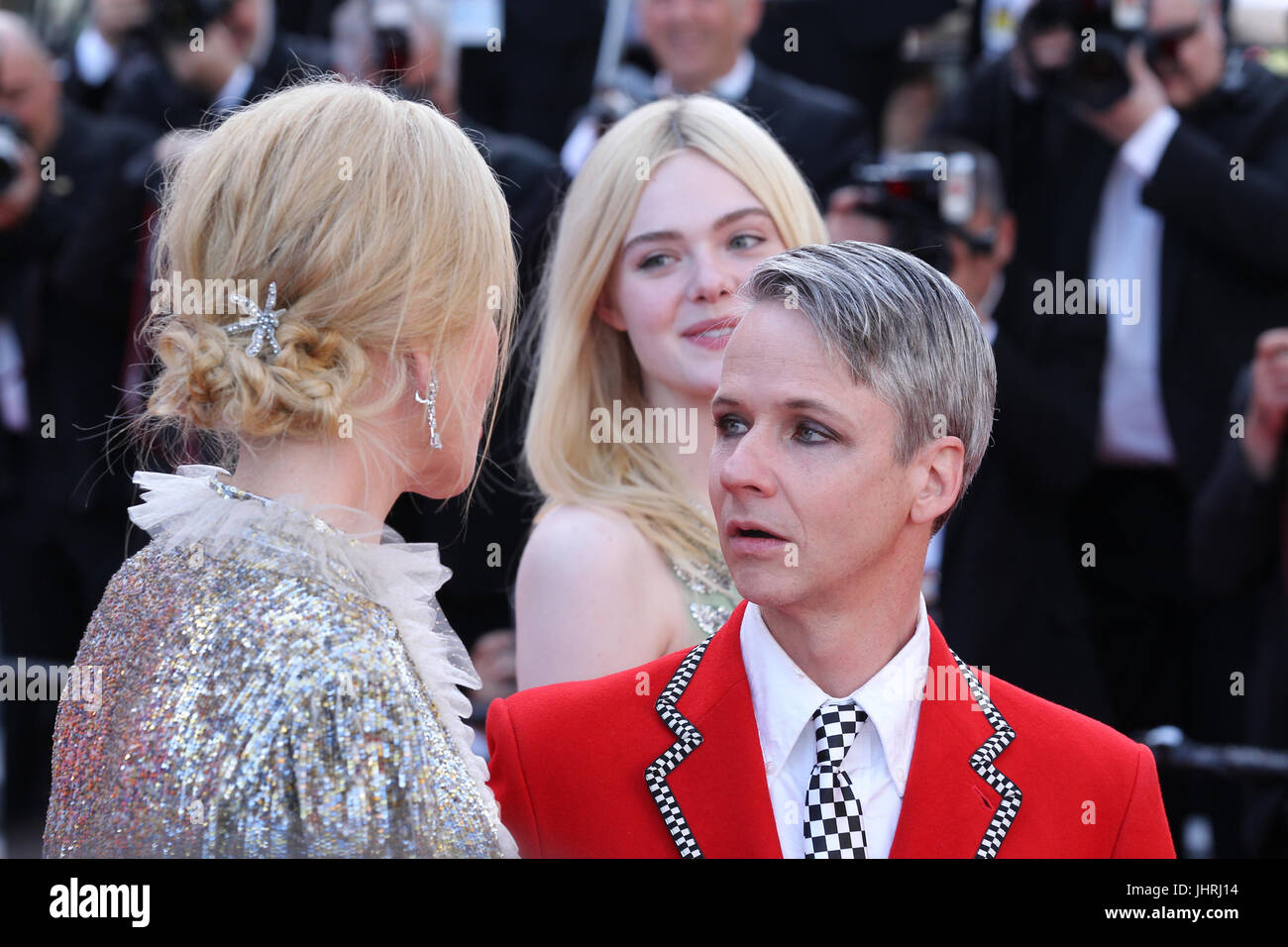 Nicole Kidman e John Cameron Mitchell partono dopo la Come parlare di ragazze in parti lo screening durante il settantesimo annuale di Cannes Film Festival presso il Palais des Festivals il 21 maggio 2017 a Cannes, Francia. Foto Stock