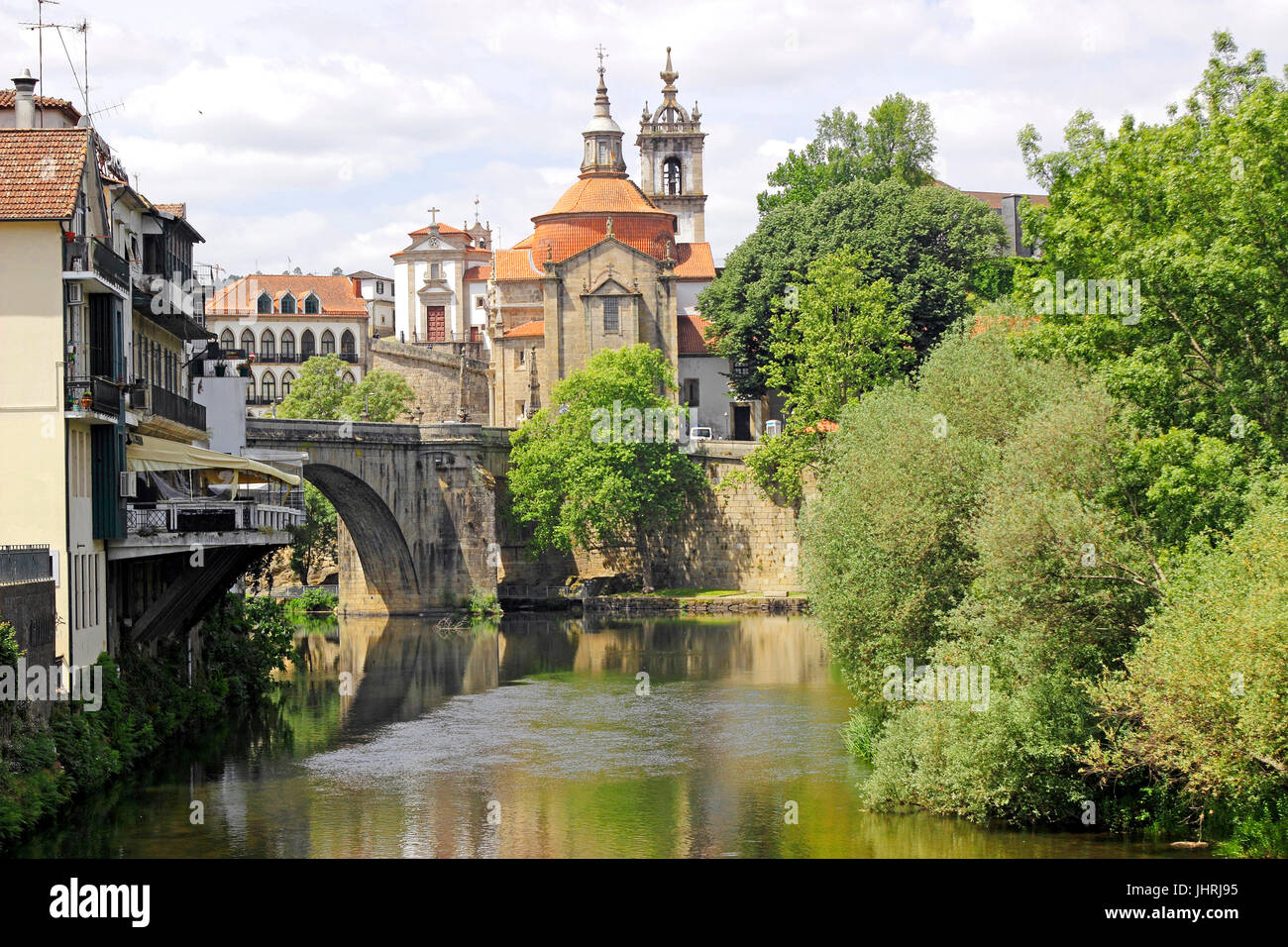 Chiesa di San Goncalo sul fiume Tamega Ponte de Sao Goncalo Amarante Douro Portogallo Foto Stock