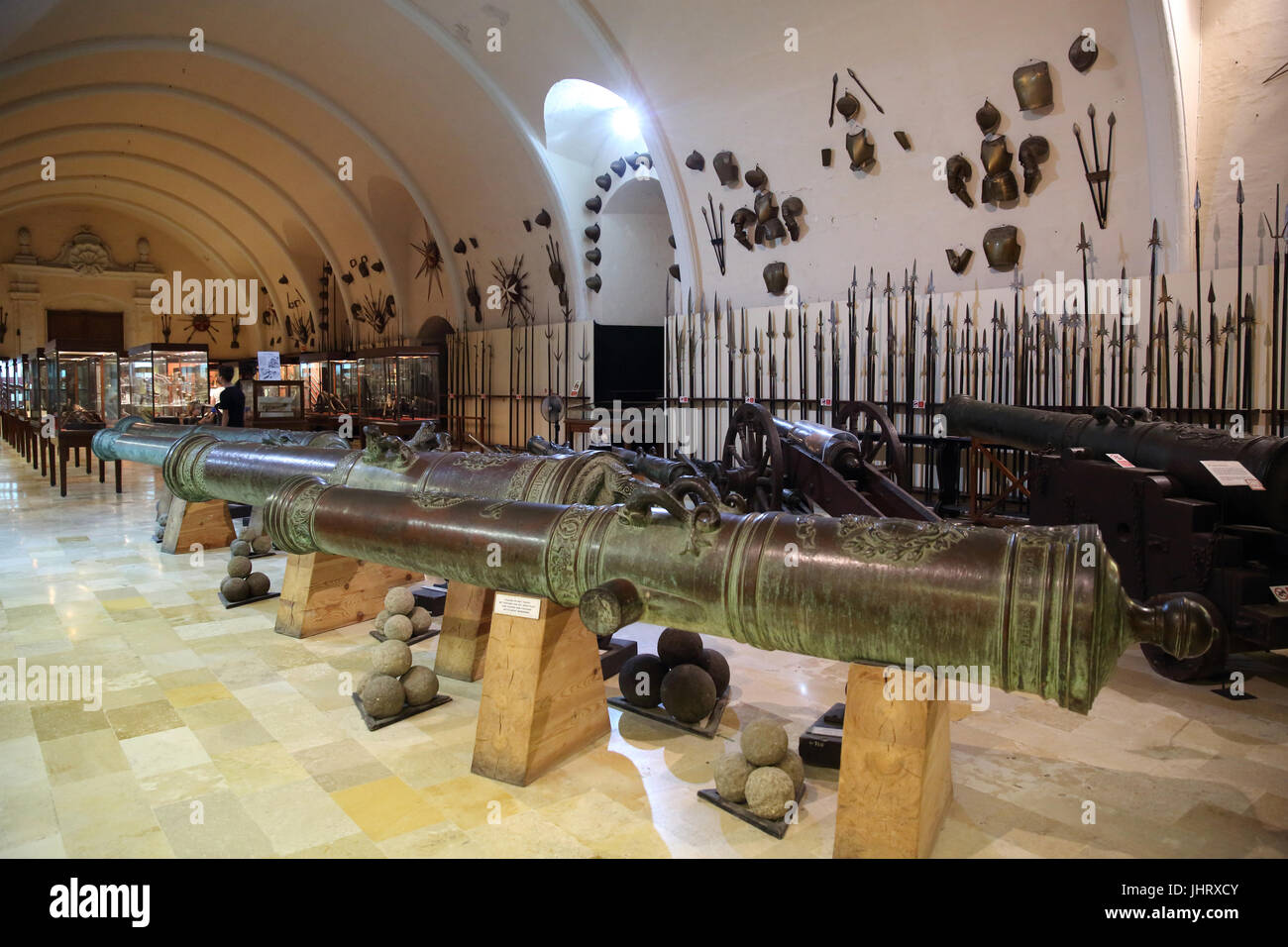 La famosa collezione di armi in Armeria, a La Valletta, Malta Foto Stock