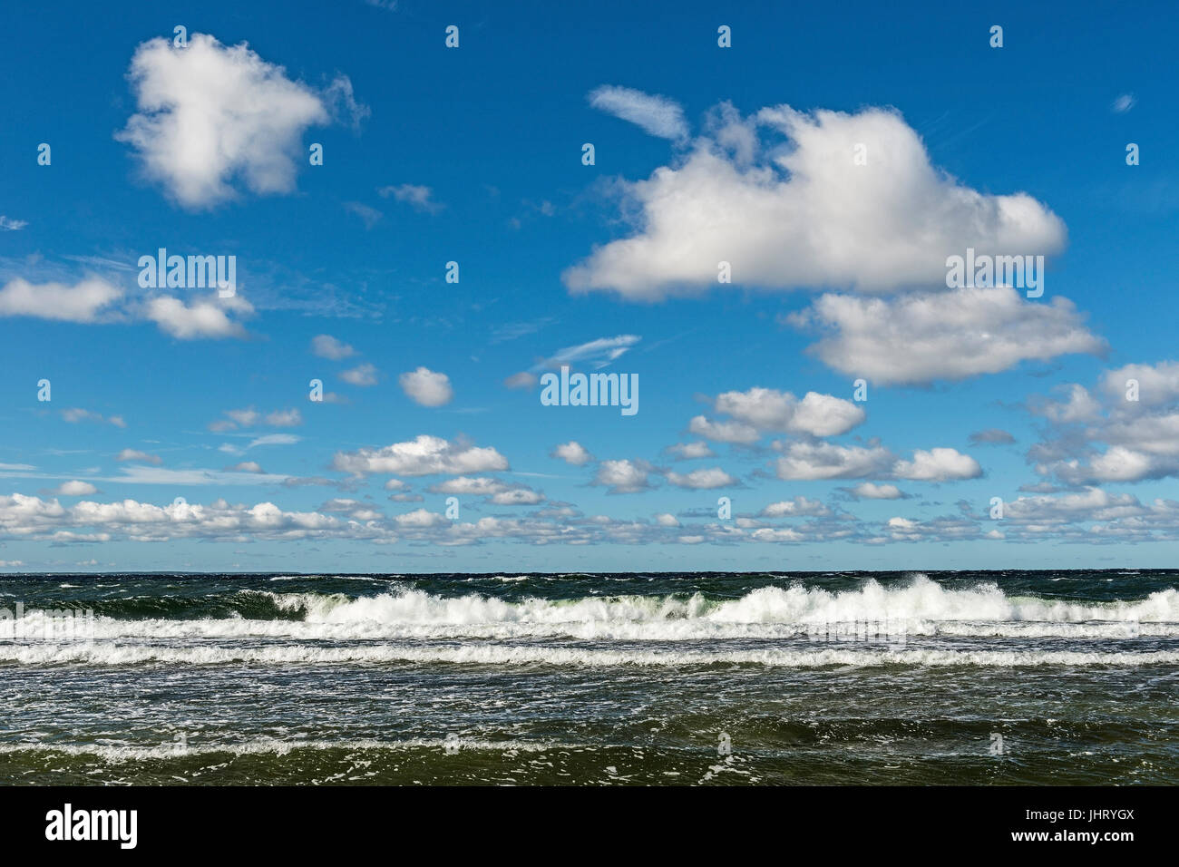 Il Cloud sky circa il Mar Baltico, Gotland, provincia di Gotland (Svezia), Settembre , Wolkenhimmel ueber der Ostsee, Provinz Gotland, Schweden, Settembre Foto Stock