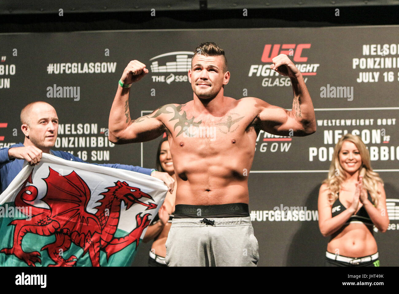 SSE idro, Glasgow, Regno Unito. Il 15 luglio 2017. Jack prende Marshman per le scale a UFC Glasgow -Weigh-In Credito: Dan Cooke/ Alamy Live News Foto Stock