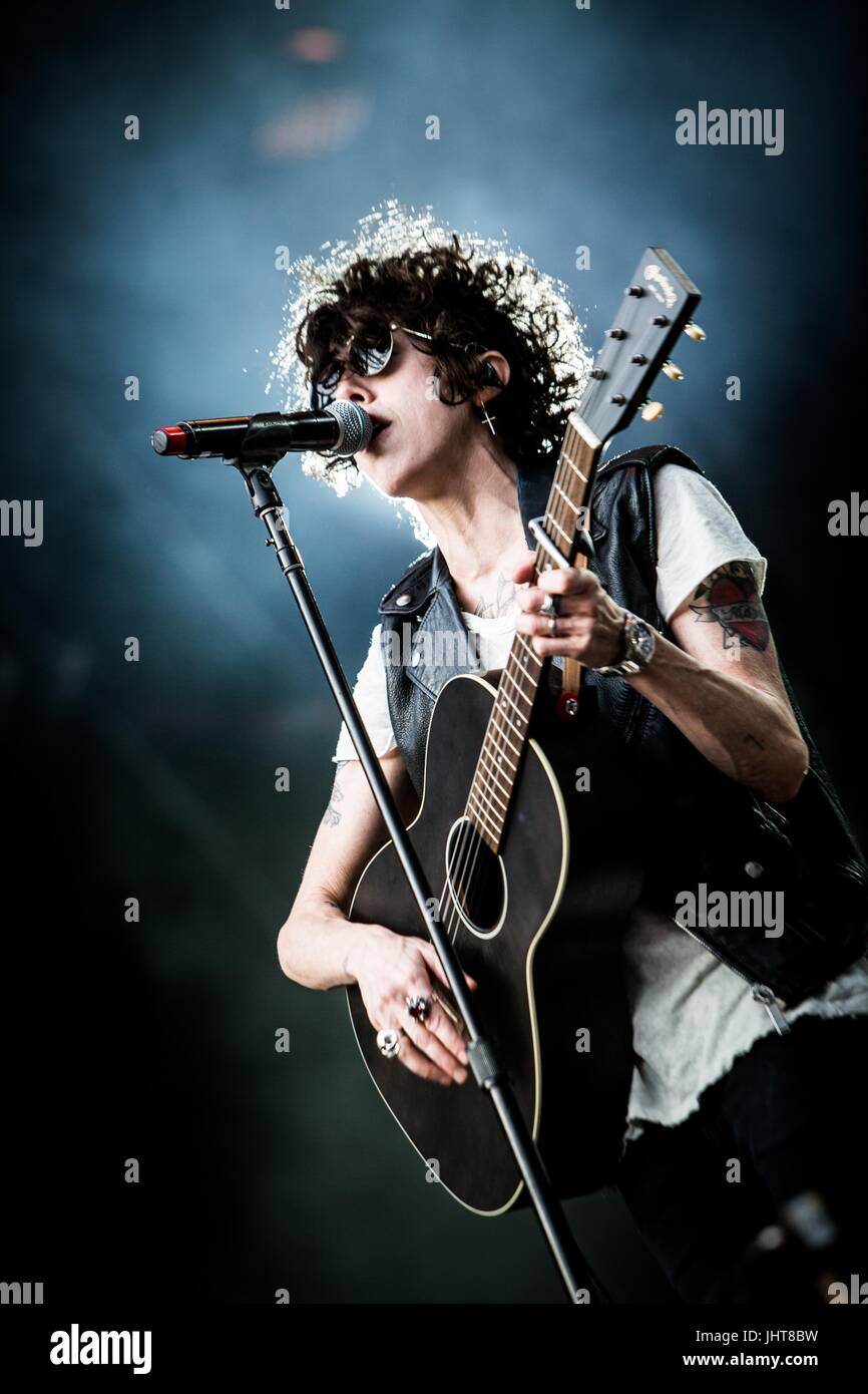 Locarno, Svizzera. Il 15 luglio 2017. LP esegue live al Moon & Stars Festival 2017 © Roberto Finizio / Alamy Live News Foto Stock