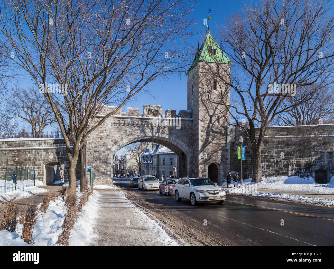 Cancello della città vecchia di Quebec City in inverno, Quebec City, Canada Foto Stock