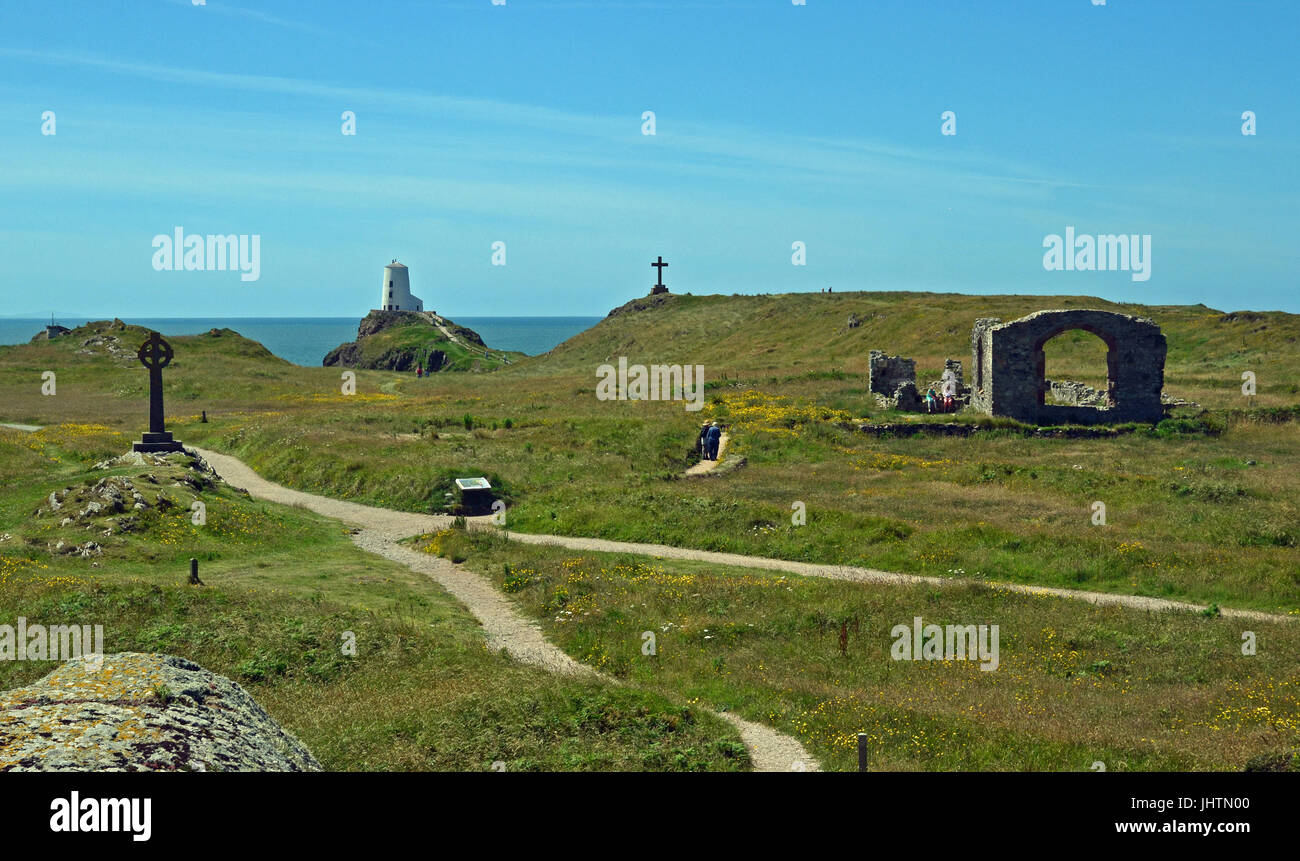 La Chiesa rovinata di St Dwynwen, Llanddwyn Island, Anglesey, Galles, Regno Unito Foto Stock