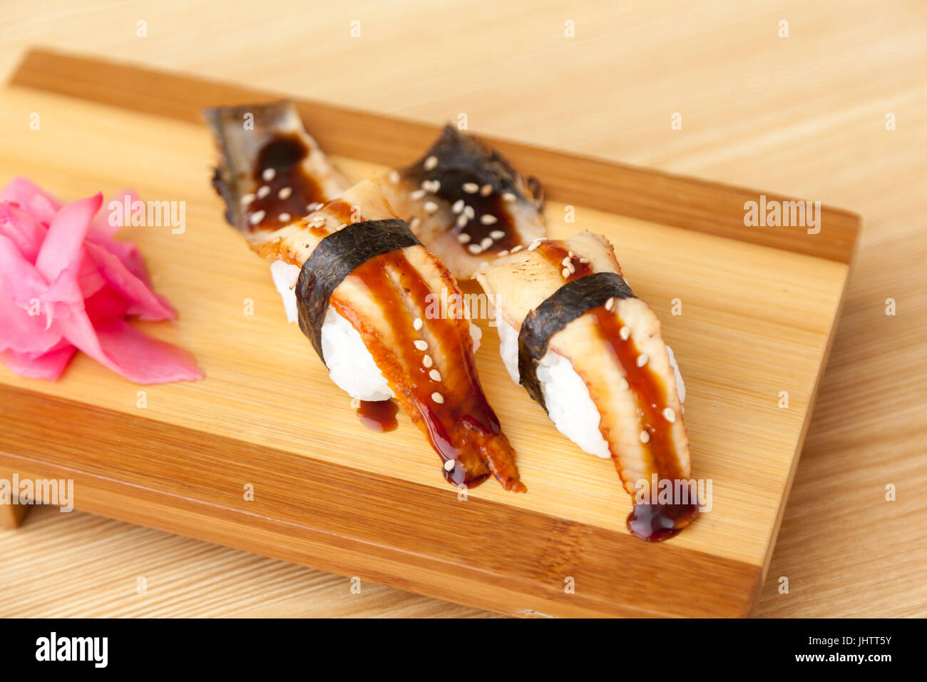 La vista di Anguilla delizioso sushi in un tradizionale ristorante giapponese. Foto Stock