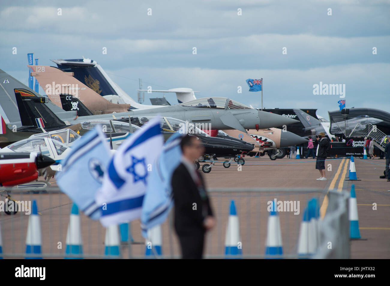 Il 2017 Royal International Air Tattoo, RIAT17, RAF Fairford, Gloucestershire, Inghilterra - uno dei più grandi del mondo airshows. Credito: Malcolm Park Foto Stock