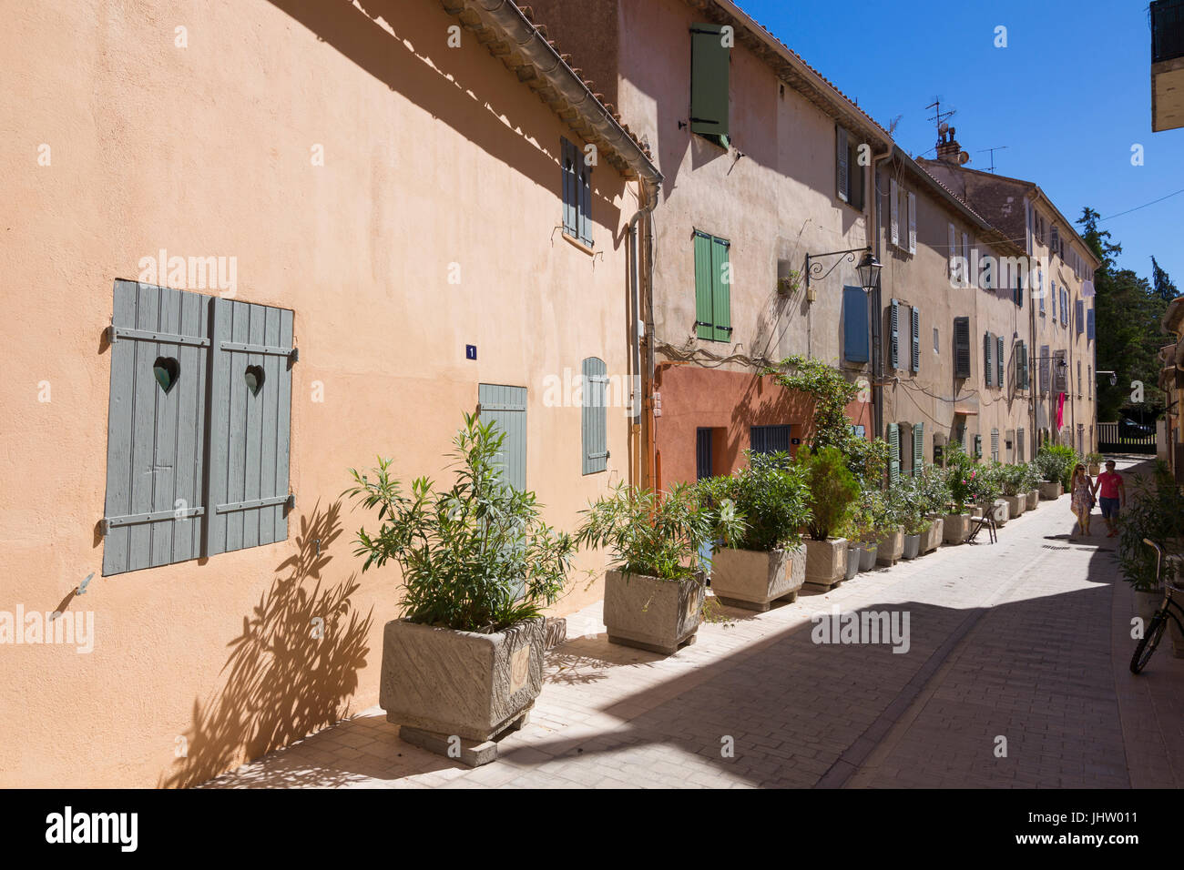 Tranquille stradine della vecchia Saint-Tropez Foto Stock